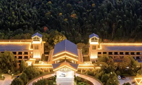 รีสอร์ทน้ำพุร้อนนานาชาติเขาวูกง รงหยวน
