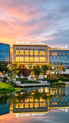 Magnolia Hotel (Zaozhuang High-Speed Rail Station / Zaozhuang University Branch) - parkir