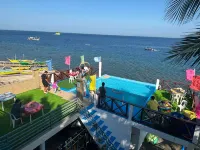 PamAnilao and Padoy's Dive Camp - Strand