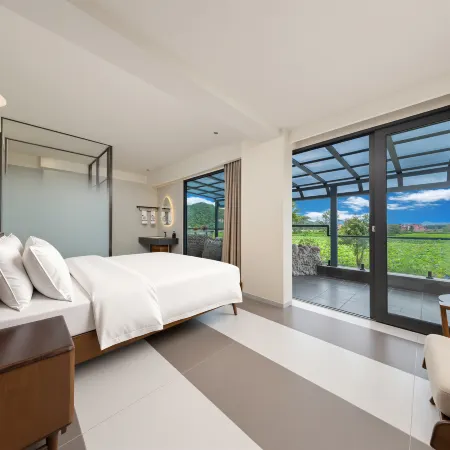 Puzhehei | Muyang · Qichi Luxury Pool & Lakeside Resort (Qingrenqiao Branch)