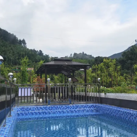 Xiang Wang Shan Jian Zhu (Sanqing Mountain Scenic Area Gangshou Cableway Store)