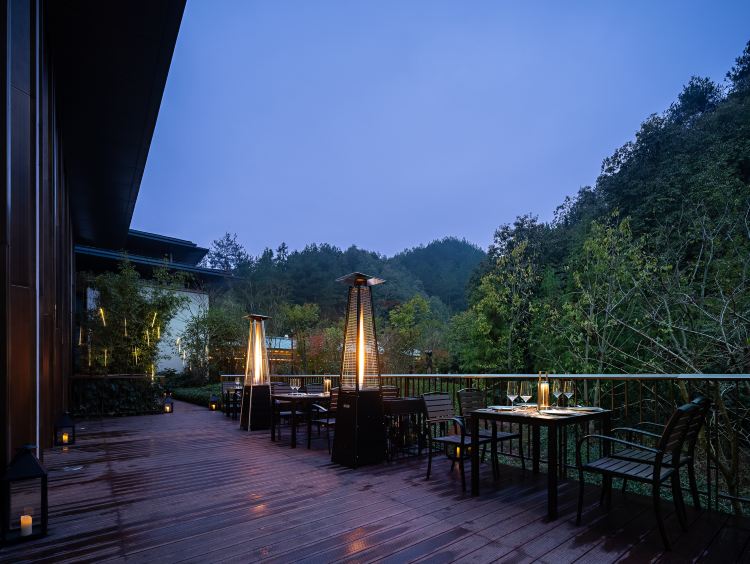 黄山水雲間香榧谷ホテル(黄山水云间香榧谷酒店) 最新特別料金で宿泊