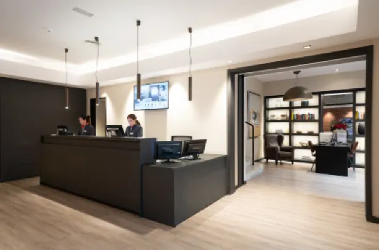 كاتالونيا بورن Hotels near قوس النصر