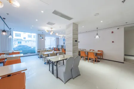 yu lan  qian xi  Hotel(Wenling Qianxi Plaza) Отели рядом с достопримечательностью «Wang Bomin Art Historical Science Hall»