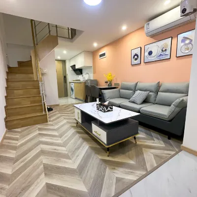 Platinum International Mansion (Dongguan Zhangmutou Ten Mu Fanghuali Branco) Отели рядом с достопримечательностью «Железнодорожная станция Чжанмутоу»