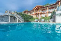 Lanyue Li·Linggan Senyang Natural Ore Hot Spring Resort 360° View Beautiful Stay (Heshun Branch) - Parking
