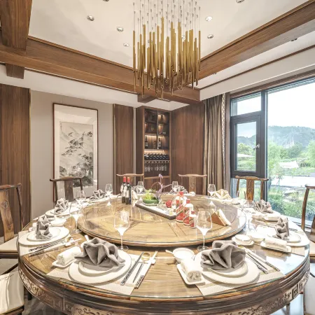 DI HU YUE SHE light luxury hotel
