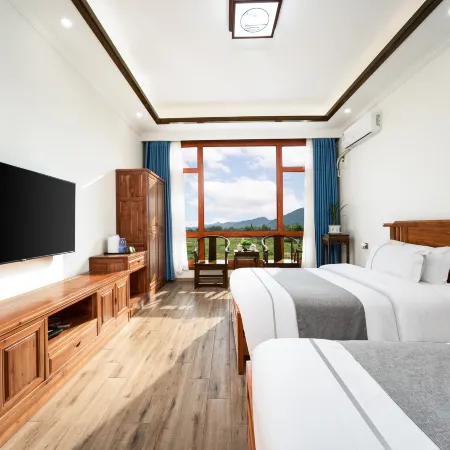 Chunshan Xiaozhu Private Hot Spring Homestay (Mount Qingcheng)
