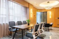 Super 8 Collection Hotel (Beijing Capital Airport New International Exhibition Center) - 2-Star