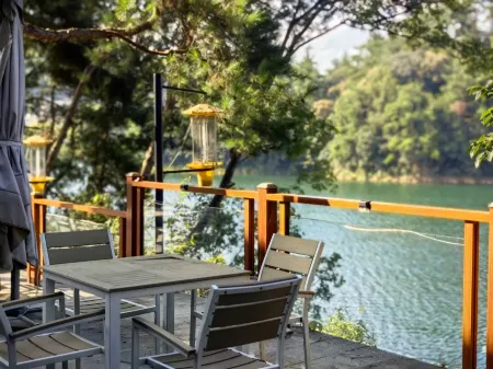 Qiandao Lake New Phoenix Leisure Resort Отели рядом с достопримечательностью «Qiandao Lake Scenic Area (Central Lake Area)»