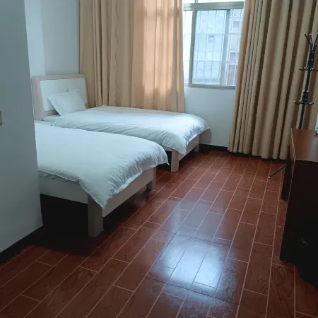 Auspicious Hotel