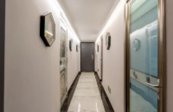 Mu You Jiu Di Hotel (Qujing No. 2 High School)