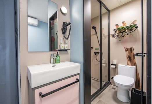 2. 하이 인 상하이..