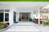 RedDoorz near Mataram University Hotels near The Griya Lombok