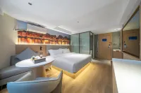 Super 8 Hotel (Zigong Lantern Park FanHua 1939 Shopping Plaza)