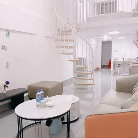 Xingning Wenhong Apartment