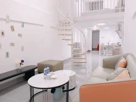 Xingning Wenhong Apartment