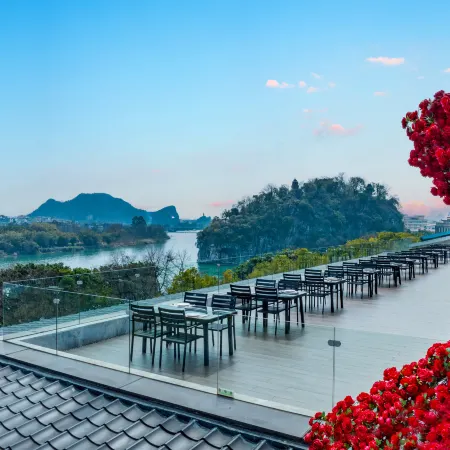 Venus Royal Hotel (Guilin Elephant Trunk Hill Sun and Moon Twin Towers)