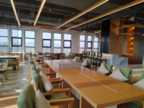 Yuhuadao Boutique Resort Hotel (Yanshan Longhu Park) โรงแรมในหยานซาน