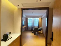 Four Seasons Hotel Hotels in Lingbi