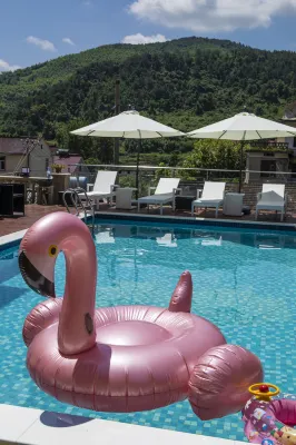 Swallow's Nest Swimming Pool Homestay - avec sources thermales