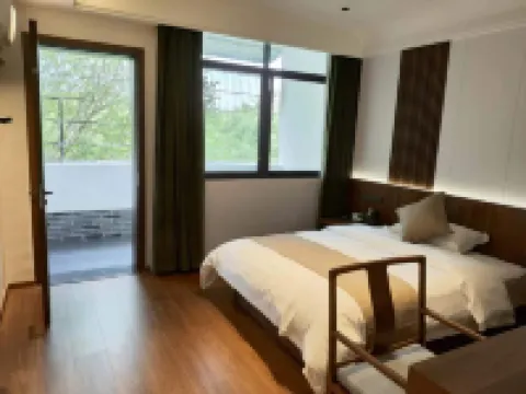 Ruijin Source Inn