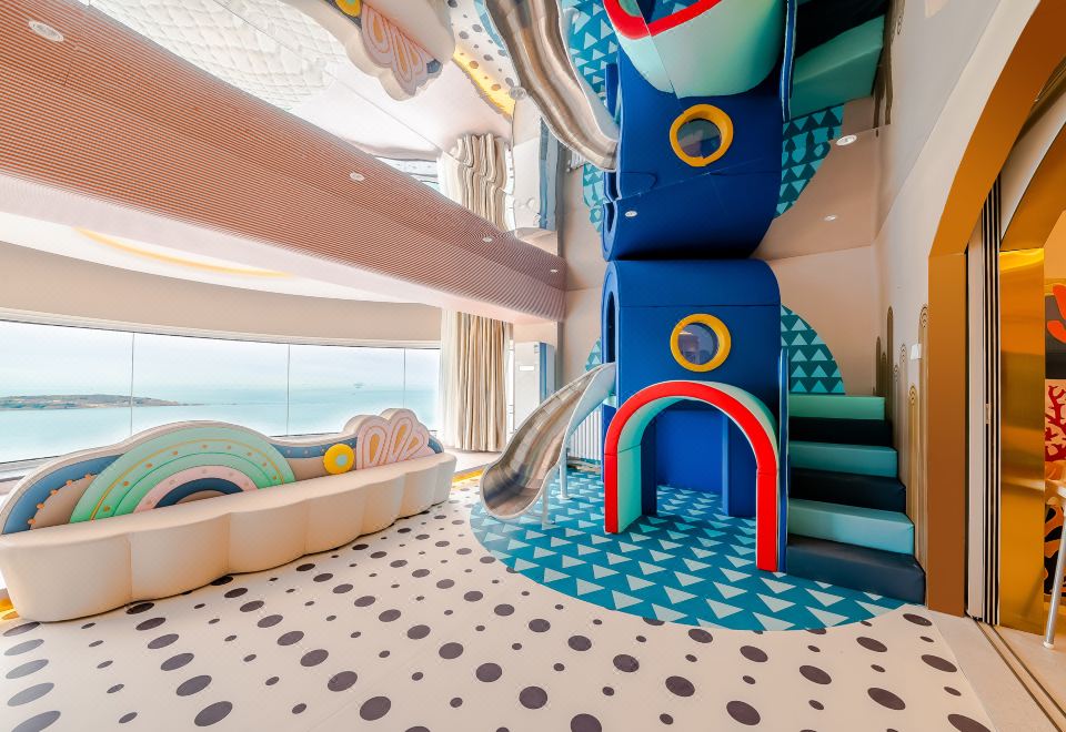 어린이 미끄럼틀 시설