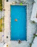 The White House Villa 8 Bedroom with Swimming Pool 比德爾住宿飯店