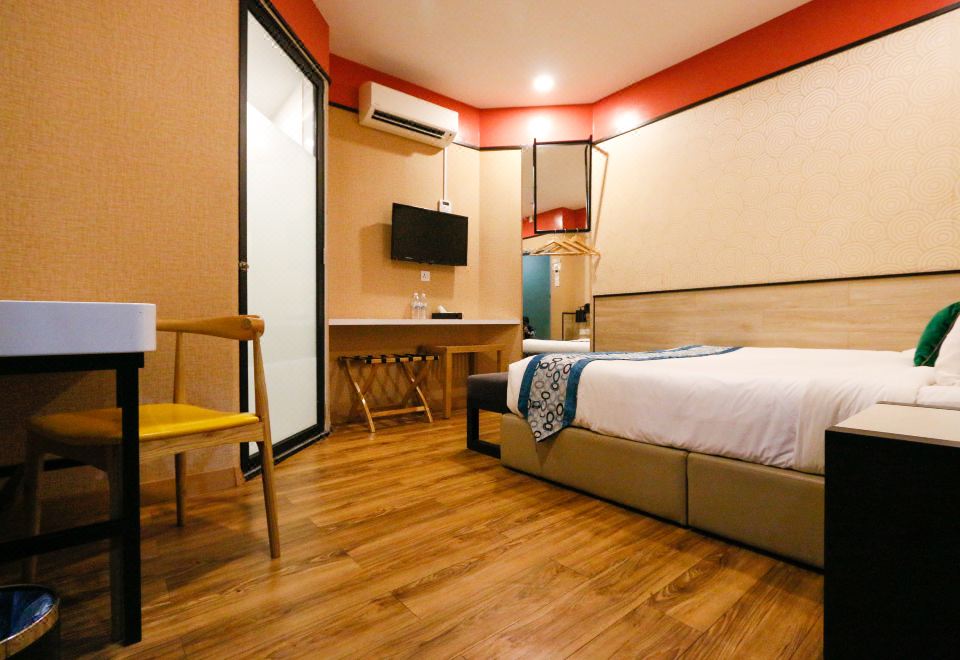 Golden Roof Hotel, Seri Iskandar
