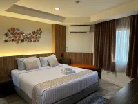 Dragon River Avenue Hotels near Wat Luang Pho To