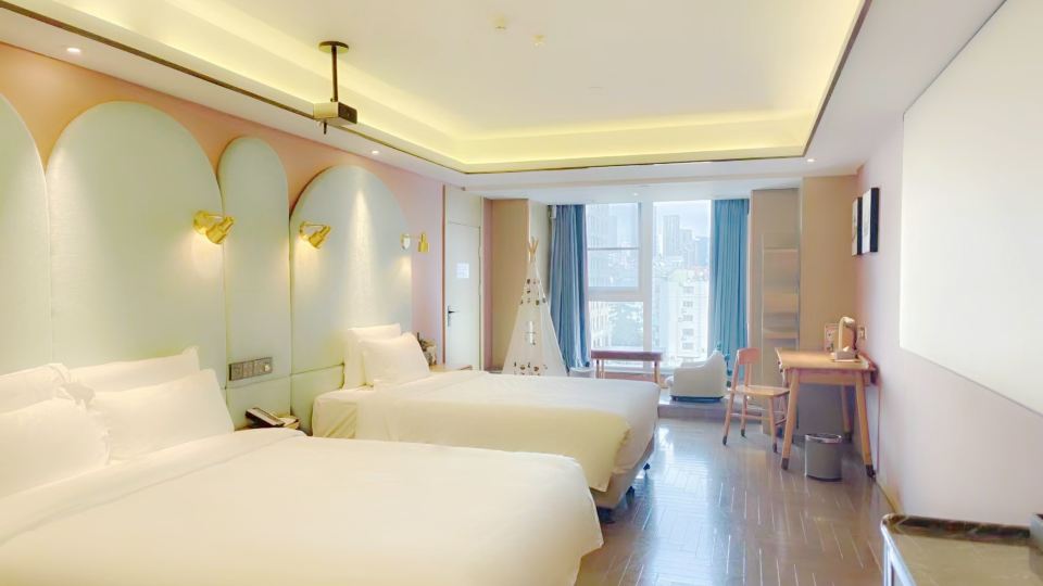MS BELUGA HOTEL