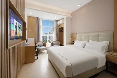 Qicheng Hotel (Shenzhen Gongming Heshuikou Metro Station Branch)