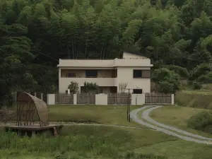 VOLVER RESORT