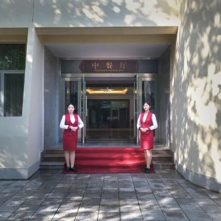 Xuexiang Lakeside Resort Hotel