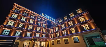 Ngawa County Yalongcang Grand Hotel Отели рядом с достопримечательностью «Langyi Temple»