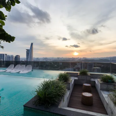 ViiA Residences by Five Senses Hôtels à proximité de : Centre commercial Mid Valley Megamall