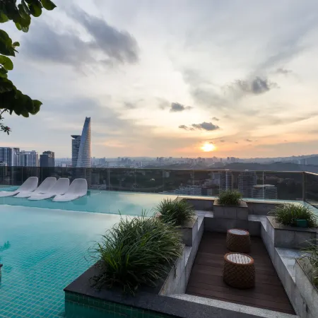 ViiA Residences by Five Senses Отели рядом с достопримечательностью «Пантай Далам»