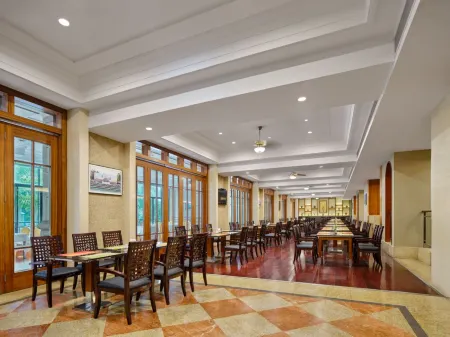 Phoenix Hotel Sanshui Fengyue Foshan Отели рядом с достопримечательностью «Guangdong University of Business Studies»