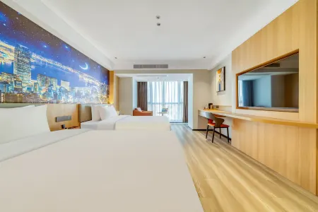 Esberg Yan Xuan (Haining Yintai City Store) Отели рядом с достопримечательностью «Former residence of Zhimo Xu»