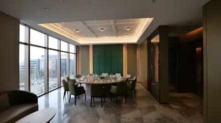 Fortune International Hotel Отели рядом с достопримечательностью «Jingniang Lake»