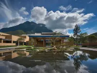 Hotel Indigo LUGU LAKE by IHG Ninglang Yi Özerk İlçesi otelleri