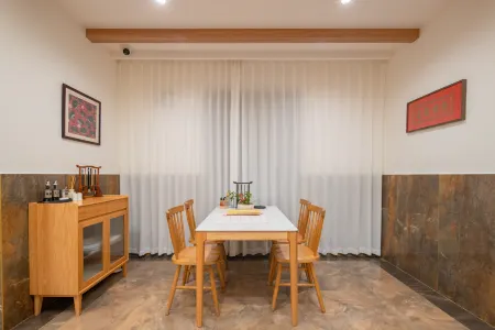 Floral Hotel·Qingfeng Shiguang Hotel ( Shanghai Fengjing Ancient Town Store) Отели рядом с достопримечательностью «Taohua Island»