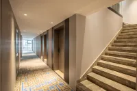 Kaihe E-sports Hotel (Guiyang Guanshanhu Bama Branch)