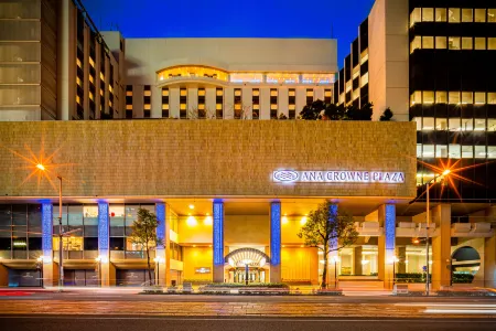 ANA Crowne Plaza Matsuyama Отели рядом с достопримечательностью «Bocchan Wind up Clock»
