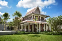 The Royal Family Suite by Memoire Palace Resort & Spa Hotels near Jayavarman VII Roundabout
