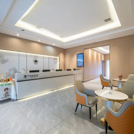 GreenTree Inn (Nanchang Railway Station Bayi Square Ding Road South Metro Station)