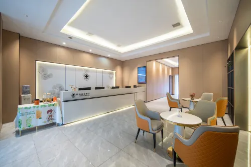 GreenTree Inn (Nanchang Railway Station Bayi Square Ding Road South Metro Station)