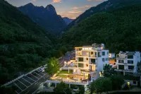 Floral Lux Hotel · Mountain View Terrace Hotel