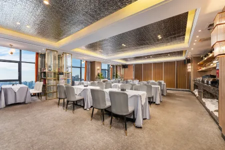 Kaicheng Hotel (Lianyuan Stadium Kaicheng Plaza) Отели в г. Ляньюань