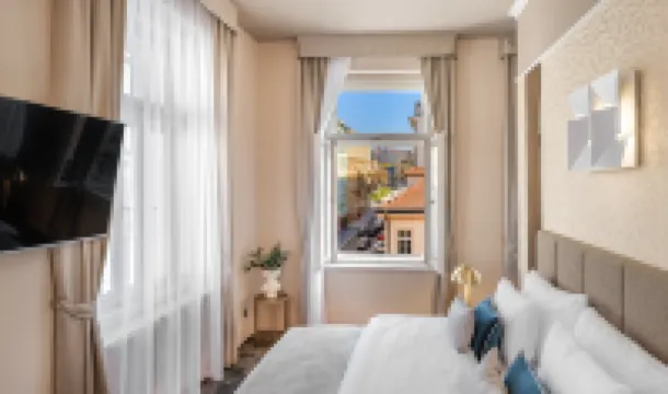 Hotel Maestro by Adrez